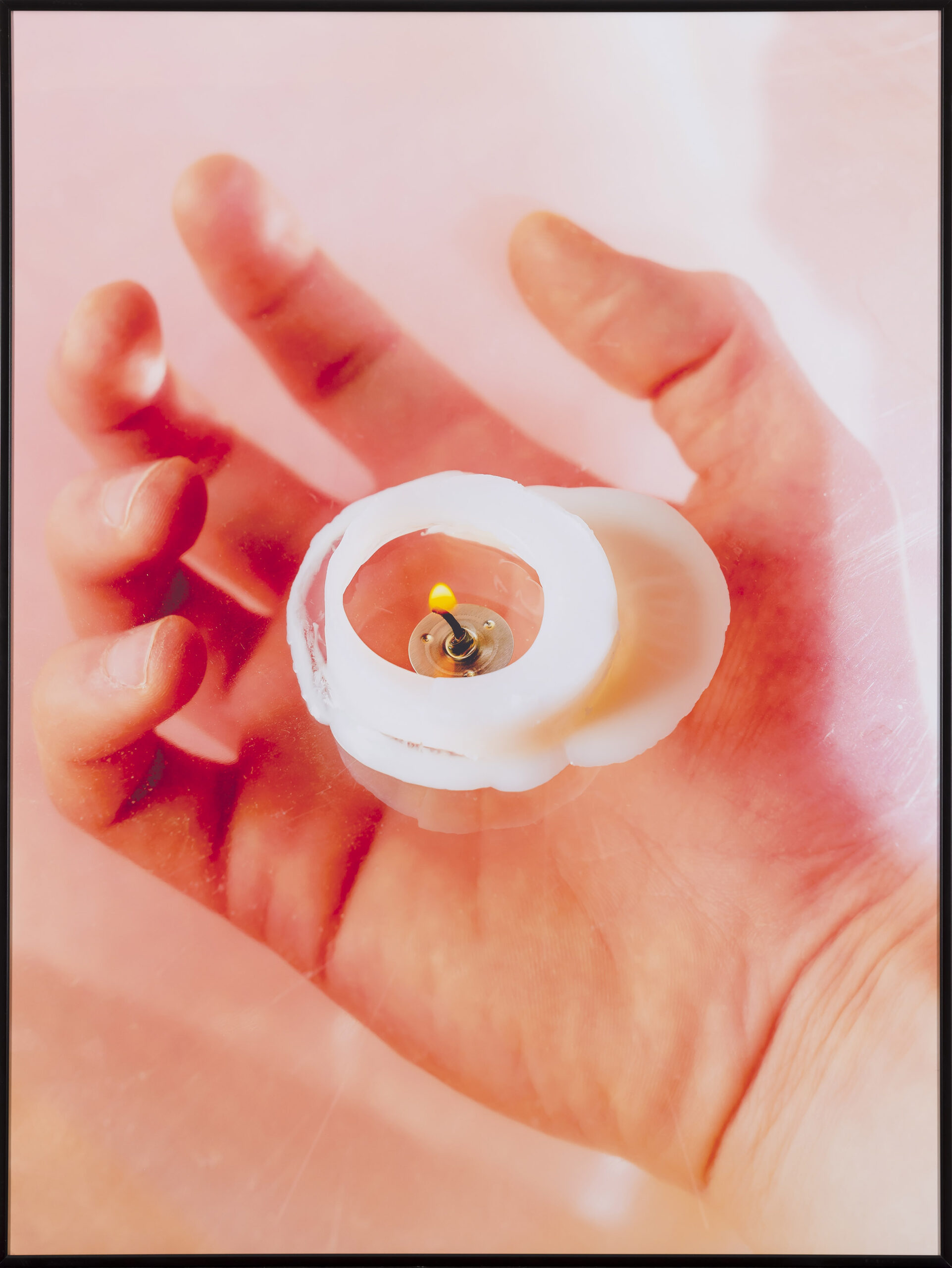 Matic Pandel: Sveča na roki (z okvirjem)