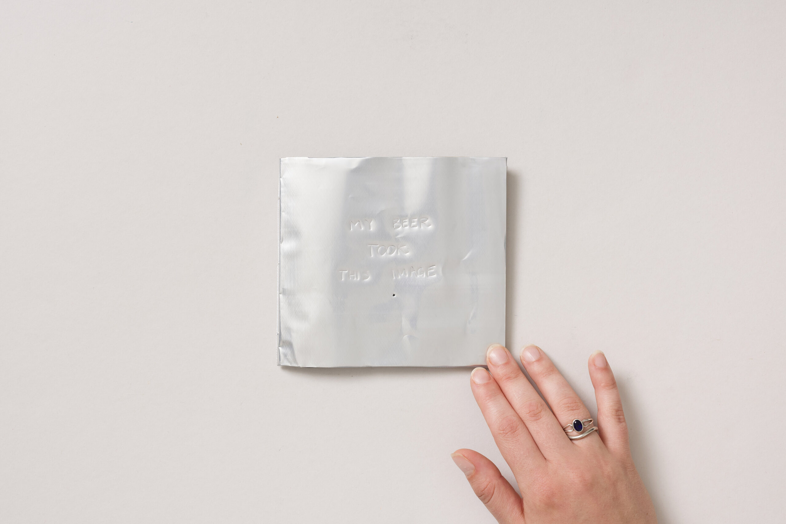 Ajda Justin in Goro Modic: My beer took this image - slika 2