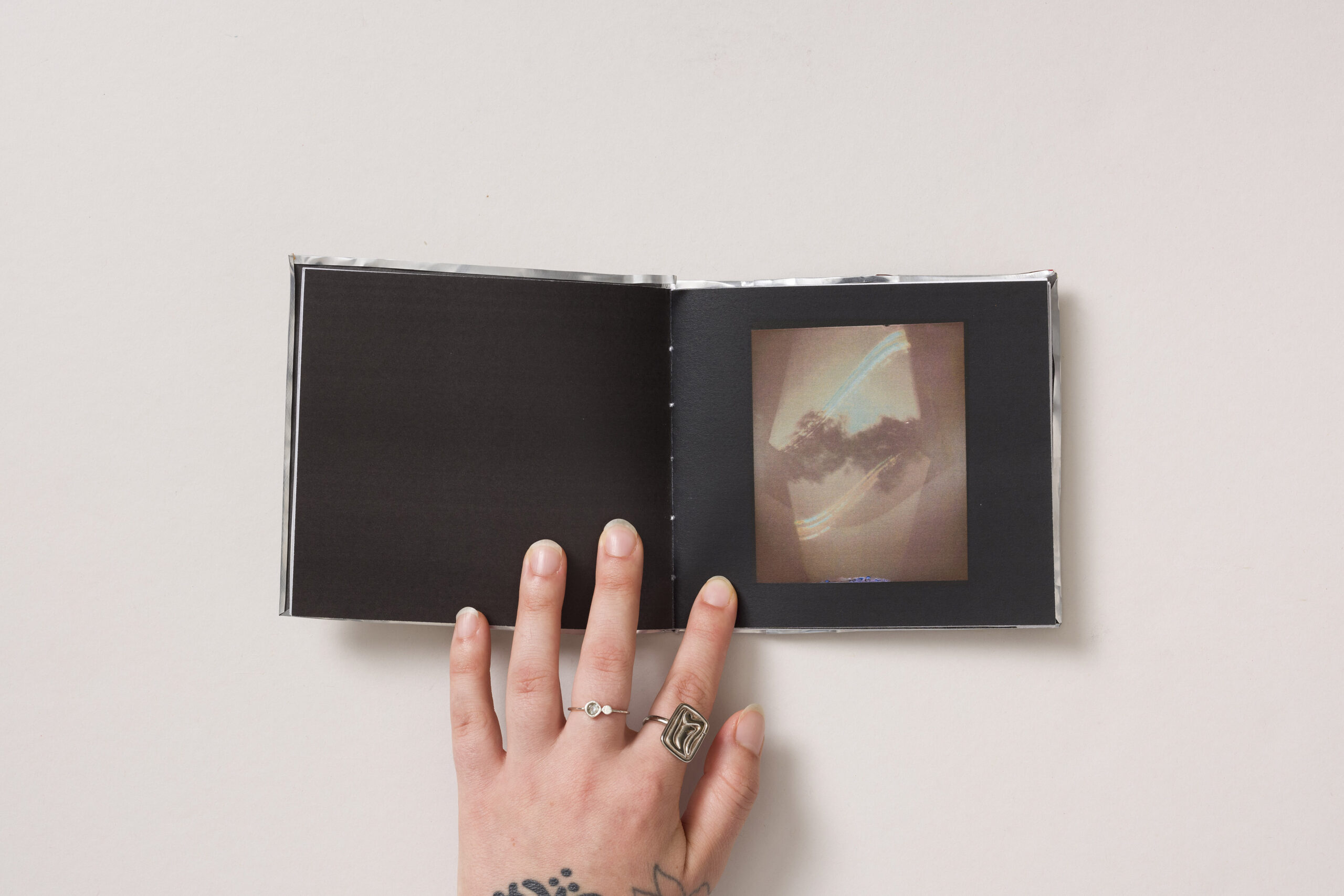 Ajda Justin in Goro Modic: My beer took this image - slika 5