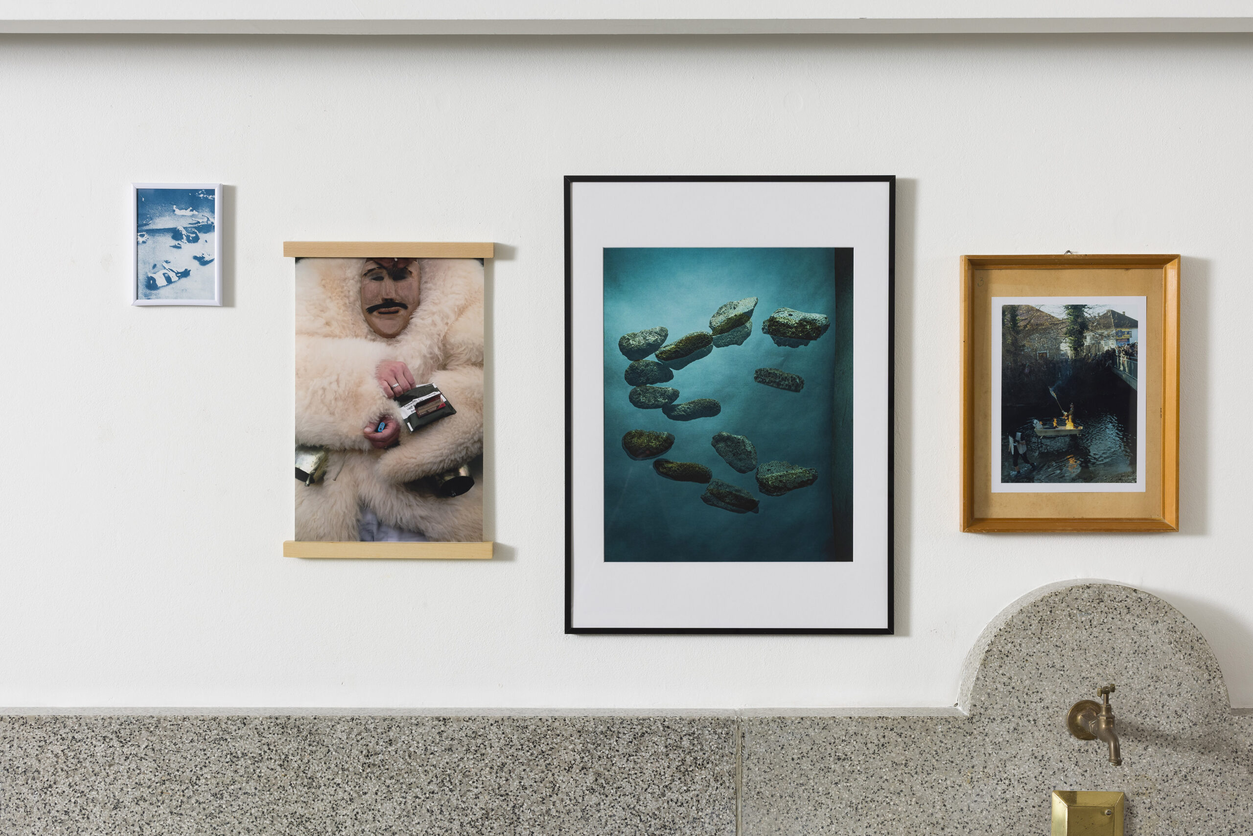 Andraž Zalokar: Resignirana (z okvirjem) - slika 2